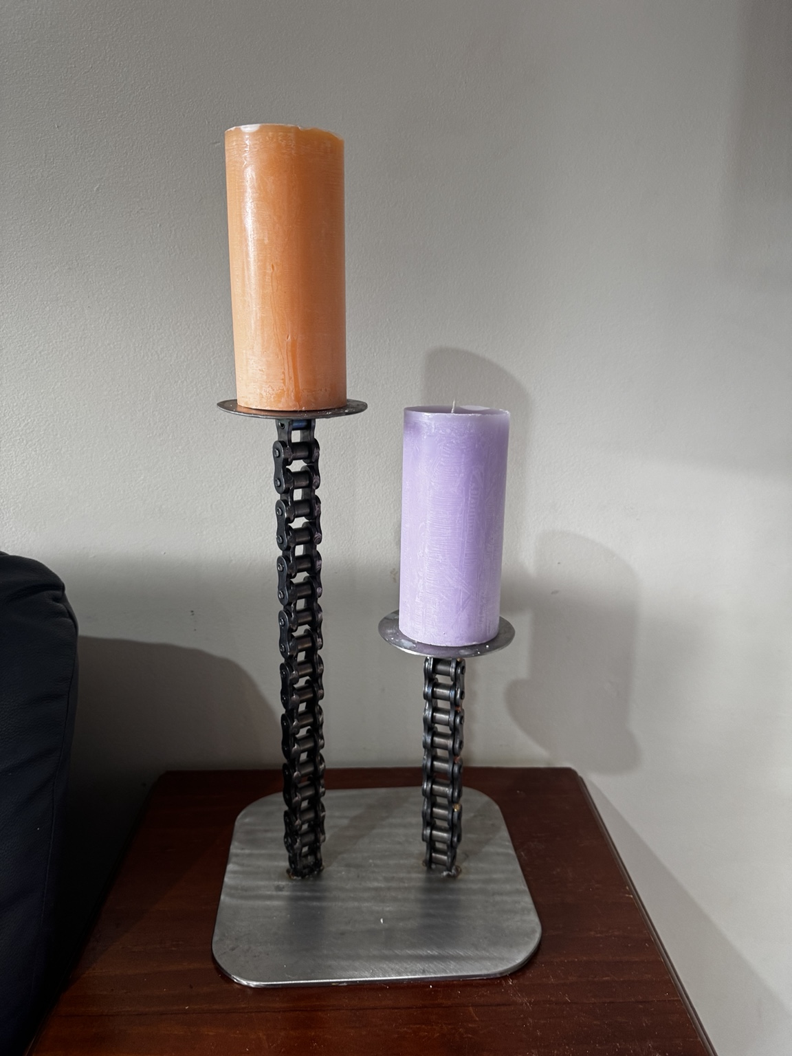 Chain candle holder